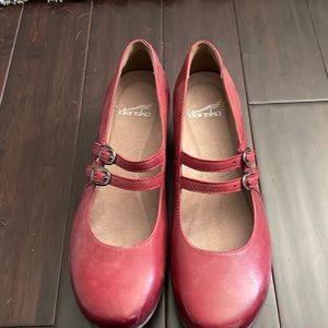 Dansko size 40 red